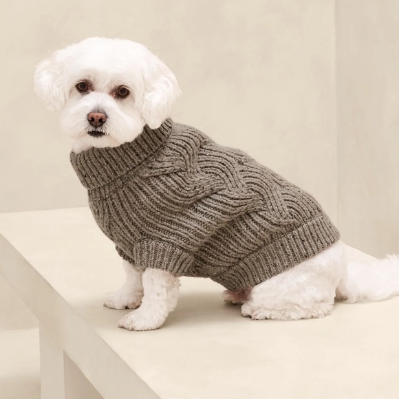 Banana Republic Pet Sweater- Medium - Picture 1 of 4